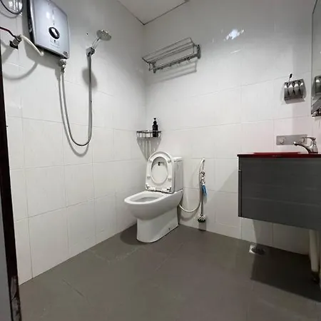 M Guest House2 Muar Exterior photo